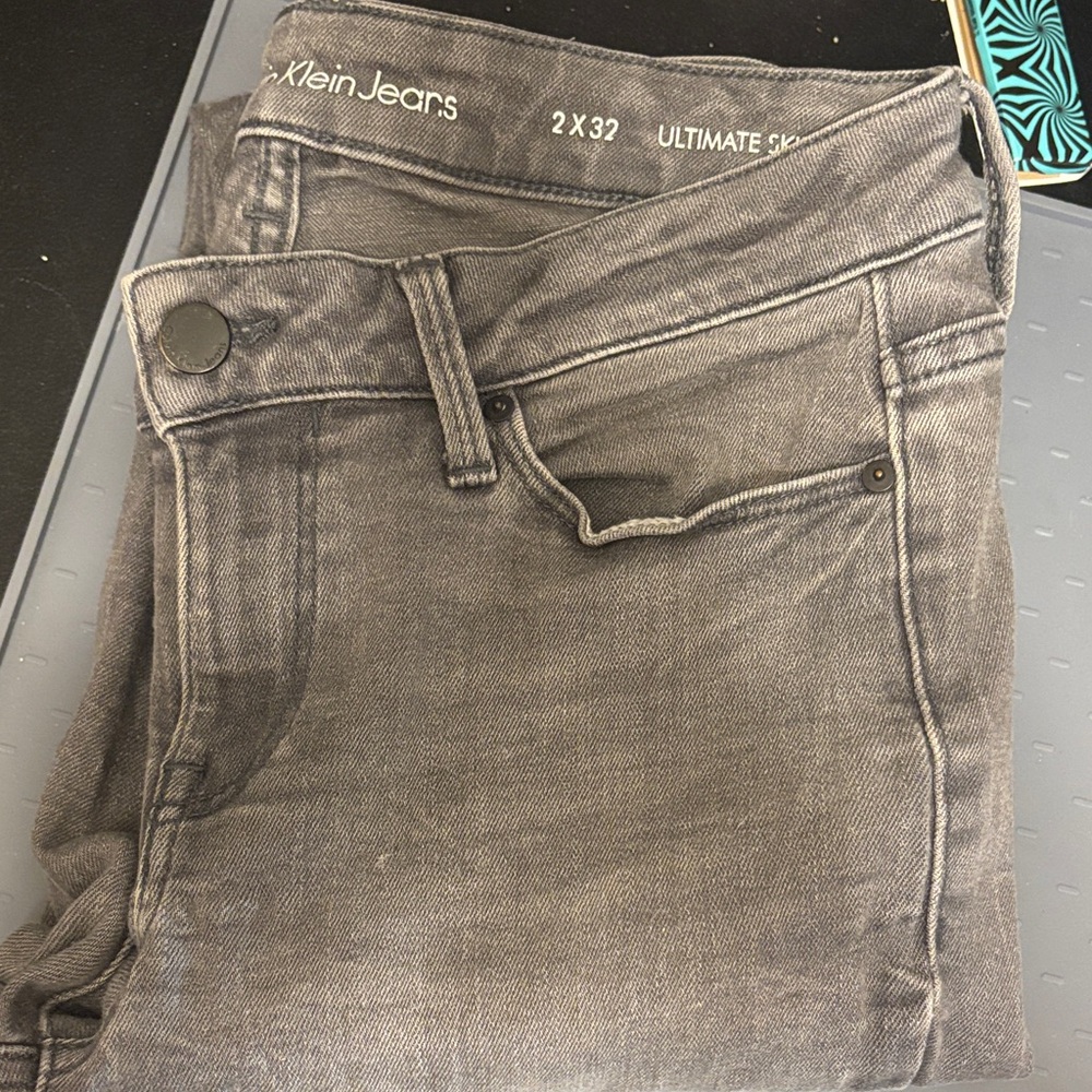 Calvin Klein Women's Charcoal Skinny Jeans size 2